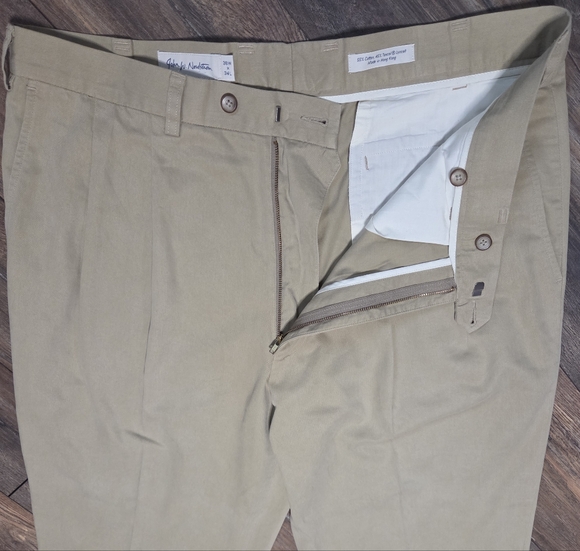 Pleated And Cuffed Chinos - Picture 3 of 8